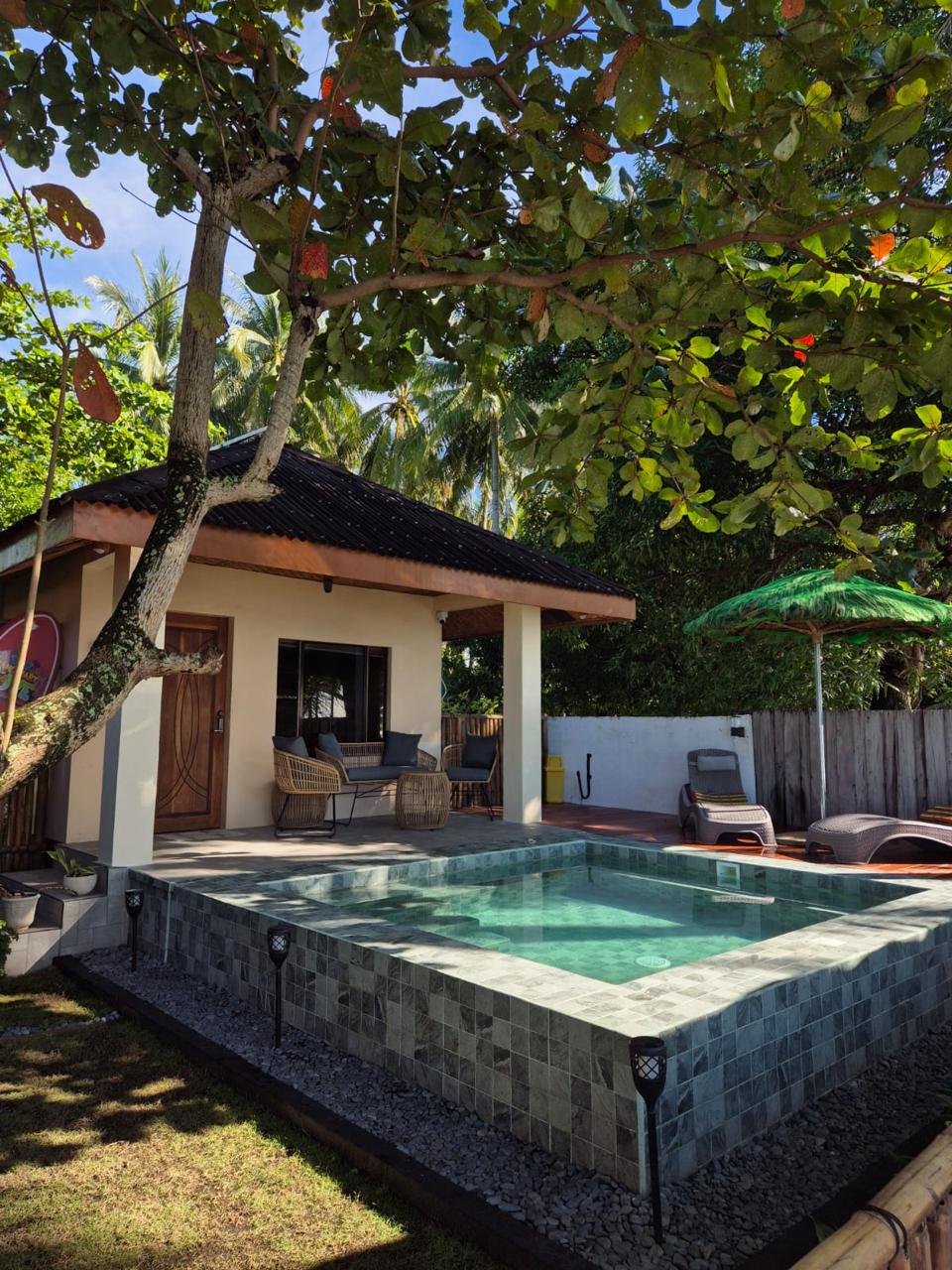 Sanctuary Cove cottage with a private pool